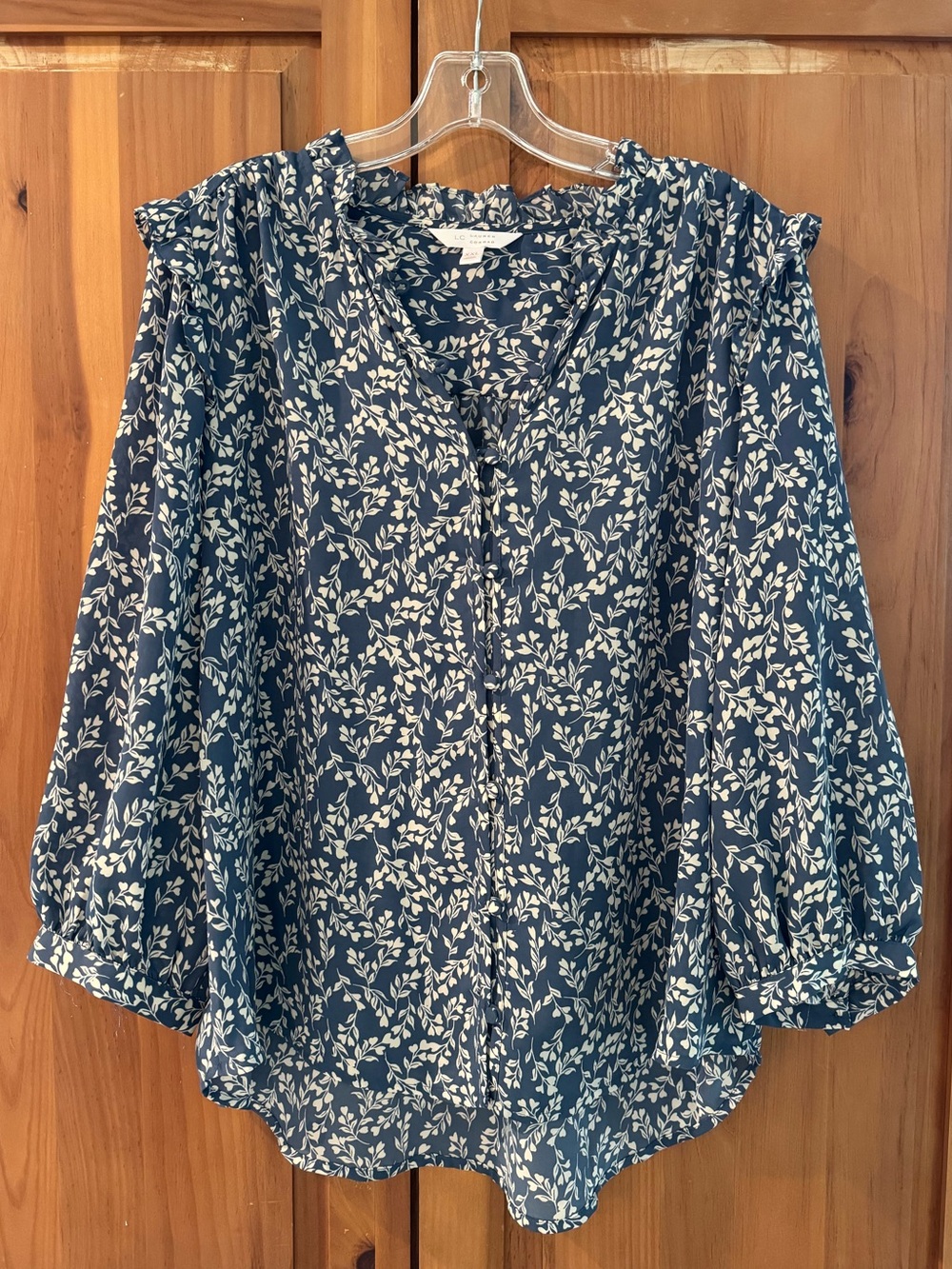 LC Lauren Conrad Navy and White Floral Button-Front Blouse